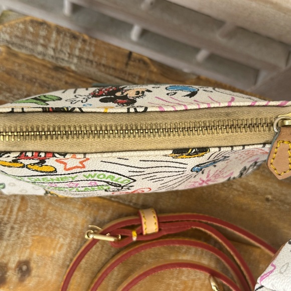 Disney Dooney & Bourke Sketch Small Crossbody with Matching Makeup Bag - Picture 8 of 16